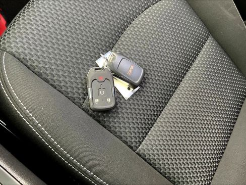 Certified 2022 GMC Terrain SLE w/ Driver Convenience Package image 12