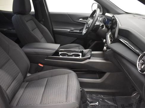 Used 2025 Chevrolet Equinox LT AWD/4WD image 18