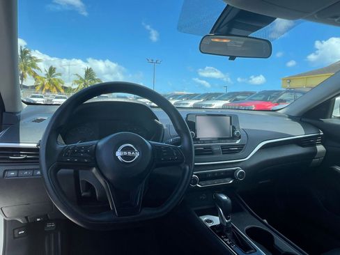 Used 2023 Nissan Altima 2.5 S FWD image 32