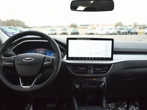 Used 2024 Ford Escape Platinum image 37