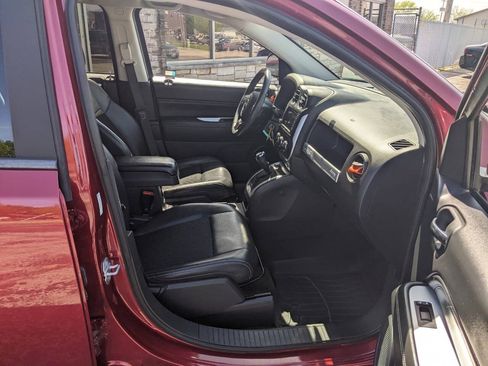 Used 2014 Jeep Compass Latitude AWD/4WD image 14