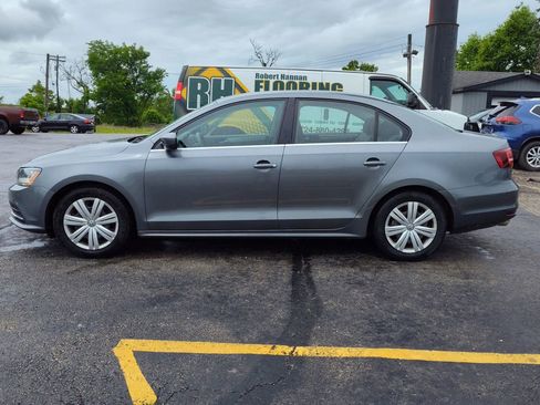 Used 2017 Volkswagen Jetta S w/ Jetta S Cold Weather Package FWD image 2