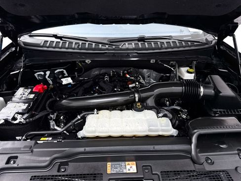 Used 2025 Ford Expedition Platinum AWD/4WD image 14