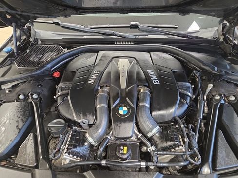 Used 2017 BMW 750i xDrive image 22