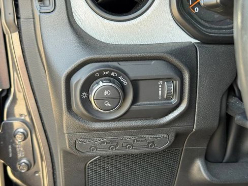 Used 2024 Jeep Gladiator Sport AWD/4WD image 19