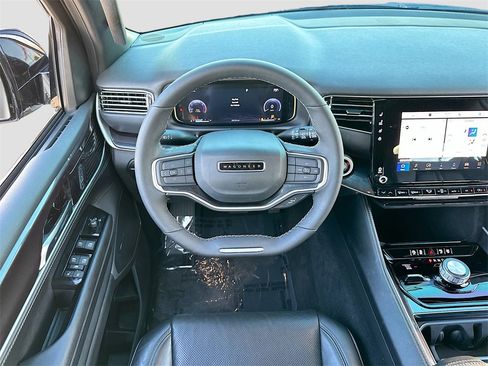 Used 2023 Jeep Wagoneer 4WD image 23