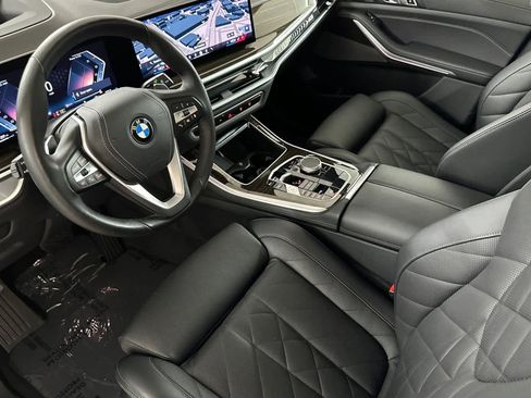 Used 2024 BMW X5 xDrive40i w/ Parking Assistance Package image 11
