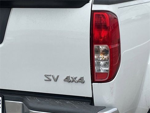 Used 2019 Nissan Frontier SV image 6