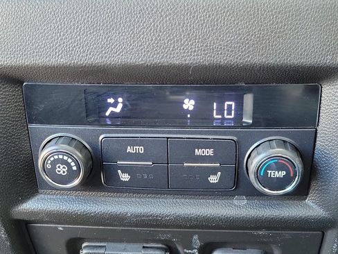 Used 2019 Chevrolet Traverse Premier w/ LPO, Floor Liner Package AWD/4WD image 15
