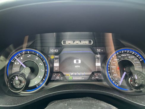Used 2020 RAM 1500 Limited w/ Black Appearance Package AWD/4WD image 12