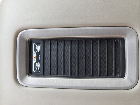 Used 2020 GMC Yukon XL Denali image 33