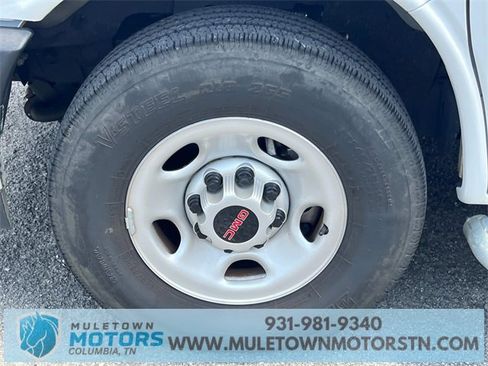 Used 2024 GMC Savana 2500 w/ Driver Convenience Package image 9
