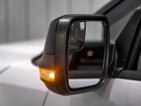 Used 2016 Ford Explorer XLT w/ Equipment Group 202A FWD image 39