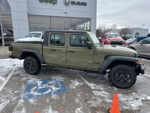New 2026 Jeep Gladiator Sport image 42