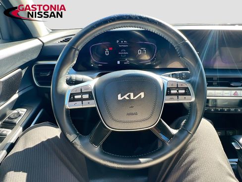 Used 2023 Kia Telluride LX image 14