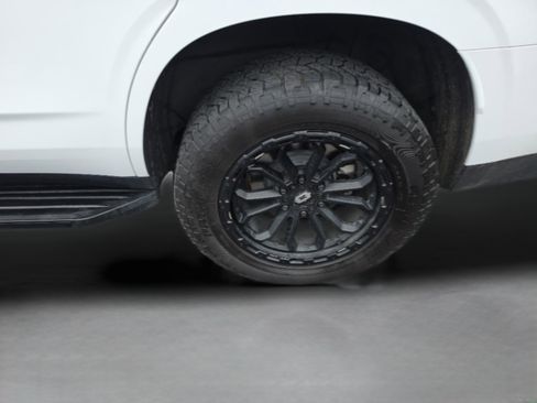 Used 2023 GMC Yukon AT4 AWD/4WD image 35