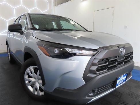 Used 2026 Toyota Corolla Cross L FWD image 2
