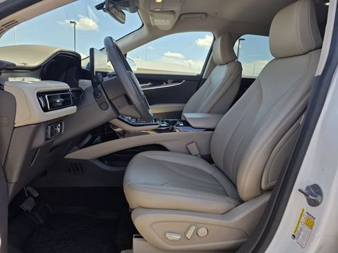 Certified 2022 Lincoln Nautilus FWD w/ Premium Package image 12