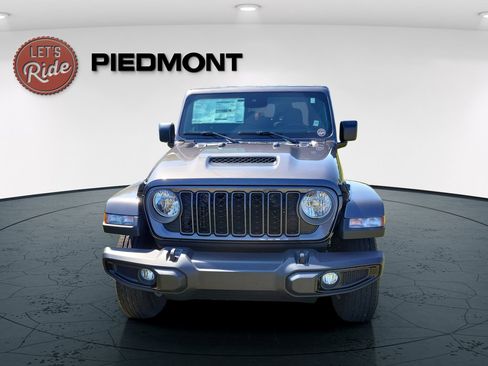 New 2025 Jeep Gladiator Sport AWD/4WD image 3