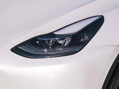 Used 2022 Tesla Model Y Performance AWD/4WD image 12
