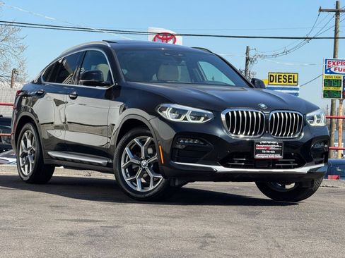 Used 2020 BMW X4 xDrive30i w/ Executive Package image 3