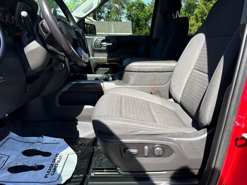 Used 2022 Chevrolet Silverado 1500 LT Trail Boss w/ Bed Protection Package AWD/4WD image 11