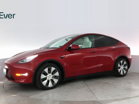Used 2021 Tesla Model Y Long Range image 15
