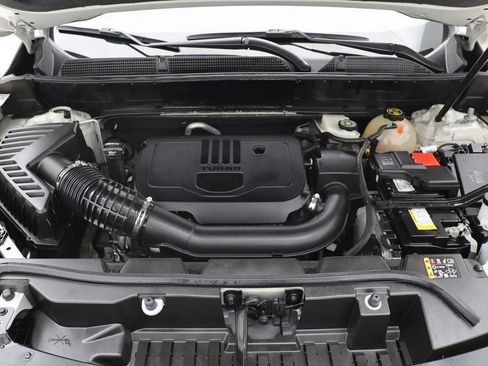 Used 2023 GMC Acadia SLE w/ Driver Convenience Package image 28