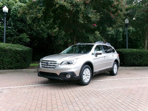 Used 2016 Subaru Outback 2.5i Premium AWD/4WD image 1