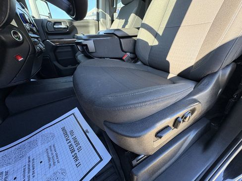 Used 2022 Chevrolet Silverado 2500 LT w/ Convenience Package image 32