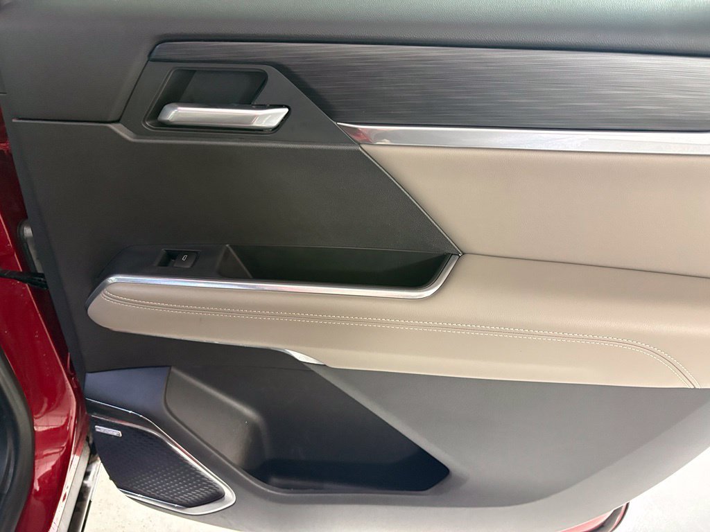Certified 2026 GMC Acadia Elevation w/ Elevation Premium Package FWD image 18