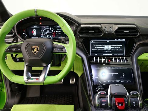 Used 2022 Lamborghini Urus image 18