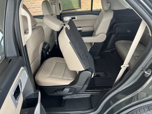 Used 2023 Ford Explorer Limited w/ Limited Technology Package AWD/4WD image 26