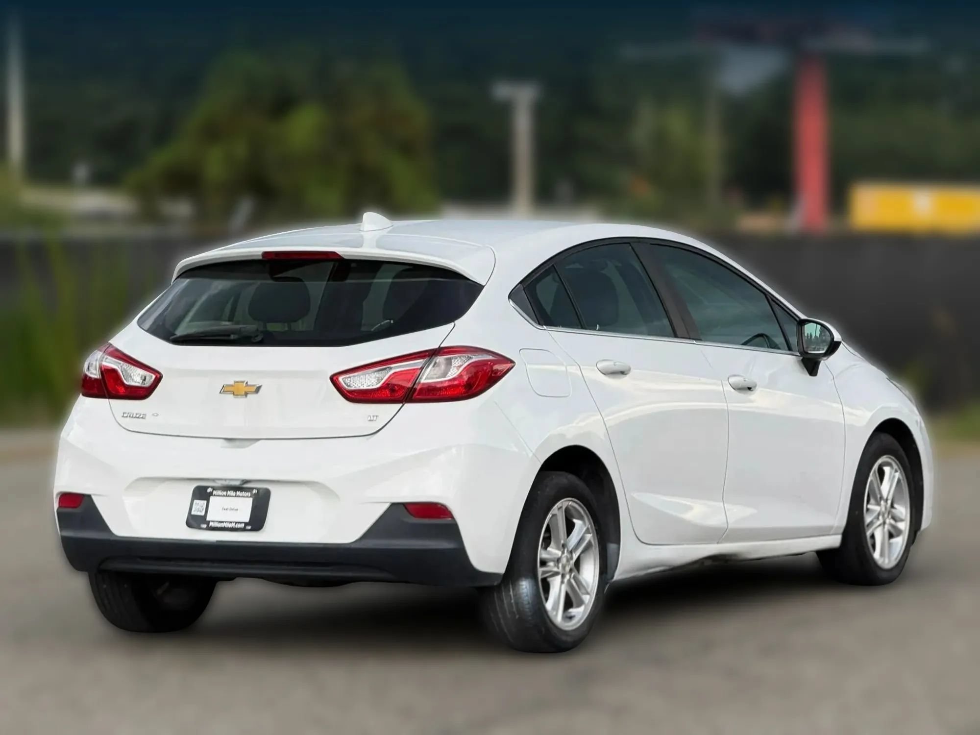 Used 2018 Chevrolet Cruze LT w/ Convenience Package FWD image 9