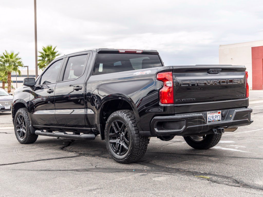 Used 2024 Chevrolet Silverado 1500 Custom w/ Turbomax Blackout Package AWD/4WD image 4