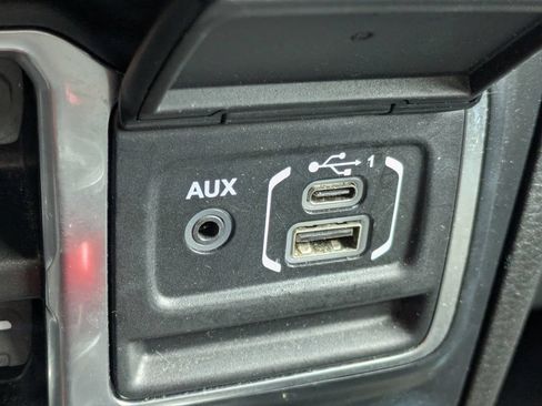 Used 2024 Jeep Wrangler Unlimited Sport AWD/4WD image 22