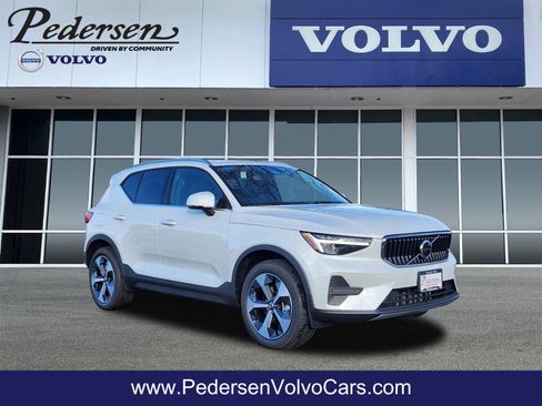 New 2025 Volvo XC40 B5 Core w/ Protection Package Premier image 1