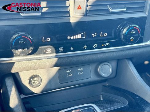 Used 2024 Nissan Rogue SV AWD/4WD image 21
