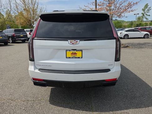 Used 2024 Cadillac Escalade Sport Platinum w/ Heavy-Duty Trailer Package AWD/4WD image 5