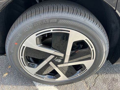 New 2026 Hyundai Ioniq 9 Limited image 17