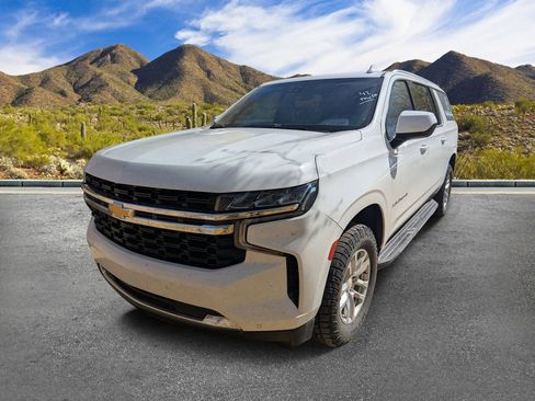 Used 2022 Chevrolet Suburban LS image 11
