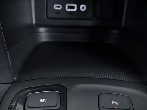 Used 2023 Chevrolet Equinox RS image 16