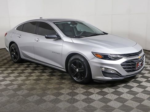 Used 2019 Chevrolet Malibu LS image 43