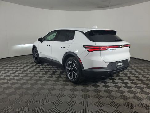 New 2026 Chevrolet Equinox EV LT image 6