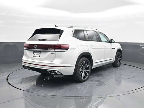 Used 2025 Volkswagen Atlas SEL Premium R-Line image 7