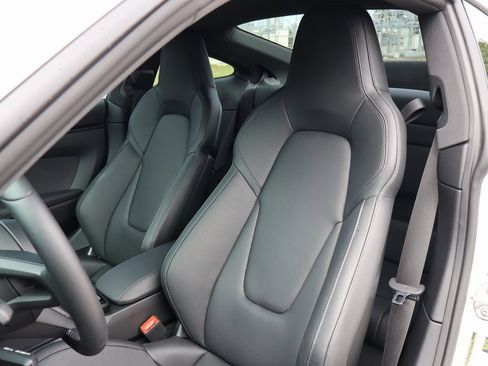 Used 2024 Porsche 911 Carrera T image 5