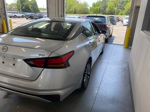 Used 2024 Nissan Altima 2.5 SV FWD image 4