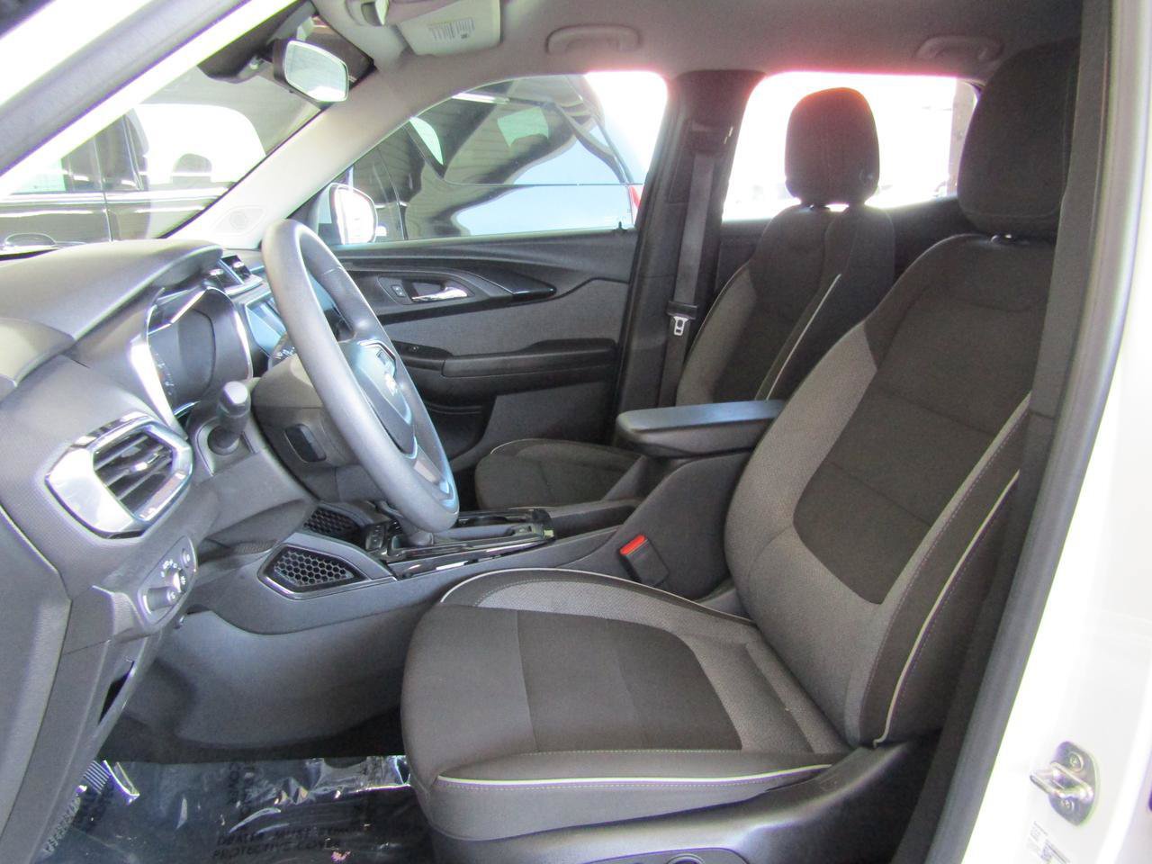 Used 2023 Chevrolet TrailBlazer LT FWD image 8