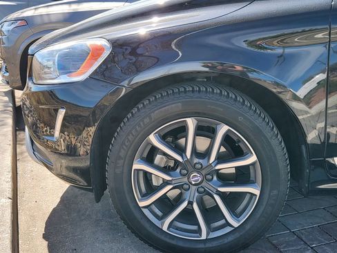 Used 2017 Volvo XC60 T6 Dynamic w/ Preferred Option Package image 6