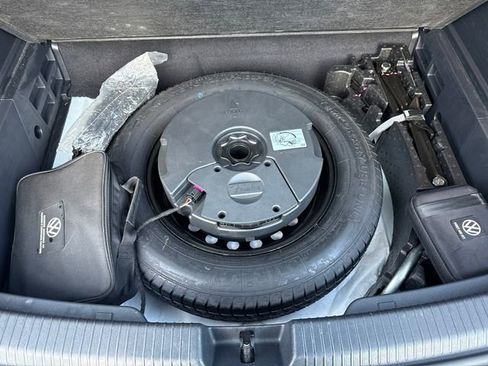 Used 2020 Volkswagen Atlas Cross Sport SEL Premium image 29